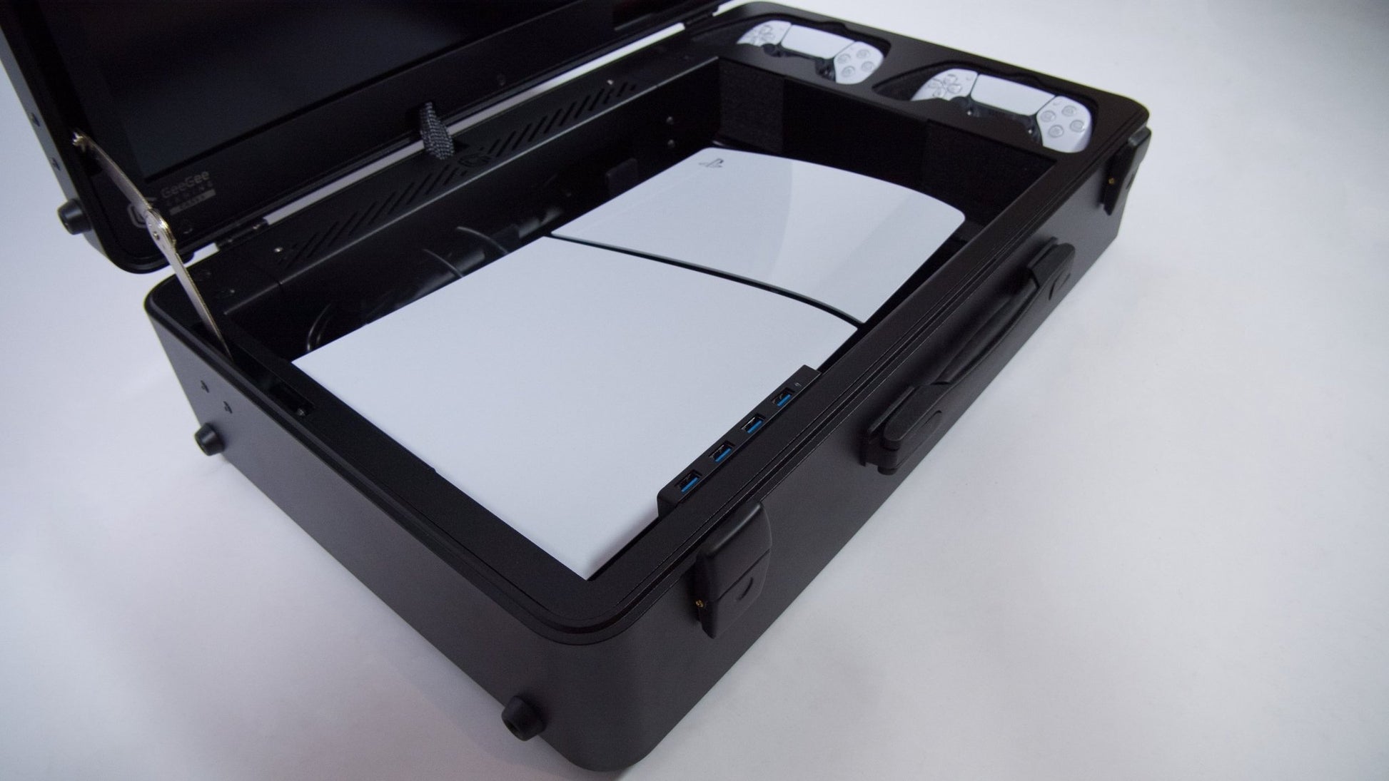 GeeGee EDGE PS5 gaming case - GeeGee Cases - GeeGee EDGE PS5 gaming case - GeeGee Cases - GeeGee EDGE gaming case backboard - Video Game Console Accessories - PS5 slim - Video Game Console Accessories